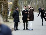 Amsterdam 16 februari 2021
Diverse BN ers in het vondelpark tijdens Corona. Hans Kesting in gesprek met Freek Bartels en zijn vriend