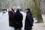 Amsterdam 16 februari 2021
Diverse BN ers in het vondelpark tijdens Corona. Hans Kesting in gesprek met Freek Bartels en zijn vriend