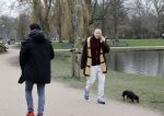 Amsterdam 16 februari 2021
Diverse BN ers in het vondelpark tijdens Corona. Hans Kesting met zijn hond