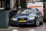 Amsterdam 19 januari 2021
Hansje Boonstra in haar auto. Ze is met haar zoon