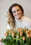 Aalsmeer 4 februari 2021
Inge de Bruijn Manon Nummerdor Flier en Jorrit Kroon dopen de Heroes tulp.
