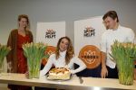Aalsmeer 4 februari 2021
Inge de Bruijn Manon Nummerdor Flier en Jorrit Kroon dopen de Heroes tulp.