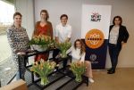 Aalsmeer 4 februari 2021
Inge de Bruijn Manon Nummerdor Flier en Jorrit Kroon dopen de Heroes tulp.