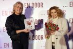 Bunnik 4 februari 2021
Boekpresentatie Antje Monteiro . Romy ontvangt het eerste boek. Irene Moors