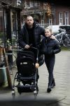 Amsterdam 25 januari 2021
Johnny Heitinga net dochter Jezebel en dochter Rixo op de cornelis schuytstraat