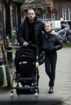 Amsterdam 25 januari 2021
Johnny Heitinga net dochter Jezebel en dochter Rixo op de cornelis schuytstraat