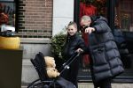 Amsterdam 25 januari 2021
Johnny Heitinga net dochter Jezebel en dochter Rixo op de cornelis schuytstraat