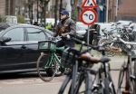 Amsterdam 16 januari 2021
Marc Marie Huybregts doet boodschappen in Amsterdam zuid