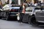 Amsterdam 23 januari 2021
Merel Westrik koopt kleding bij Suitsudio op de cornelis schuytstraat. Merel is 5 maanden zwanger . Ze komt met haar styliste en worden door twee verkopers geholpen.
