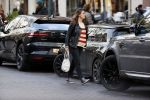 Amsterdam 23 januari 2021
Merel Westrik koopt kleding bij Suitsudio op de cornelis schuytstraat. Merel is 5 maanden zwanger . Ze komt met haar styliste en worden door twee verkopers geholpen.