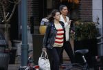 Amsterdam 23 januari 2021
Merel Westrik koopt kleding bij Suitsudio op de cornelis schuytstraat. Merel is 5 maanden zwanger . Ze komt met haar styliste en worden door twee verkopers geholpen.