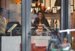 Amsterdam 23 januari 2021
Merel Westrik koopt kleding bij Suitsudio op de cornelis schuytstraat. Merel is 5 maanden zwanger . Ze komt met haar styliste en worden door twee verkopers geholpen.