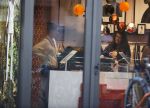 Amsterdam 23 januari 2021
Merel Westrik koopt kleding bij Suitsudio op de cornelis schuytstraat. Merel is 5 maanden zwanger . Ze komt met haar styliste en worden door twee verkopers geholpen.