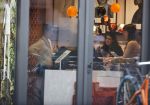 Amsterdam 23 januari 2021
Merel Westrik koopt kleding bij Suitsudio op de cornelis schuytstraat. Merel is 5 maanden zwanger . Ze komt met haar styliste en worden door twee verkopers geholpen.