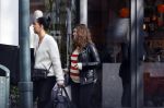 Amsterdam 23 januari 2021
Merel Westrik koopt kleding bij Suitsudio op de cornelis schuytstraat. Merel is 5 maanden zwanger . Ze komt met haar styliste en worden door twee verkopers geholpen.