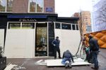 Amsterdam 27 januari 2021
Alle winkels in de pc hooftstraat zijn af getimmerd met hout ivm de verwachtte rellen en plunderingen.