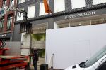 Amsterdam 27 januari 2021
Alle winkels in de pc hooftstraat zijn af getimmerd met hout ivm de verwachtte rellen en plunderingen.
