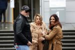 Utrecht 2 februari 2021
Rechtszaak Rachel Hazes tegen haar oude PA Marieke v Beek . Royce de Vries is de advocaat van Rachel. Marieke heeft advocaat Bernhard Tomlow. Ricardo Klaverdijk Big Willem v Boxtel en Jacqueline v d Gijp waren aanwezig.