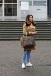 Utrecht 2 februari 2021
Rechtszaak Rachel Hazes tegen haar oude PA Marieke v Beek . Royce de Vries is de advocaat van Rachel. Marieke heeft advocaat Bernhard Tomlow. Ricardo Klaverdijk Big Willem v Boxtel en Jacqueline v d Gijp waren aanwezig.