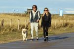 Schoorl 2 januari 2020Sonja Bakker en barry v Suijdam met hun hond op het strand.