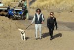 Schoorl 2 januari 2020Sonja Bakker en barry v Suijdam met hun hond op het strand.