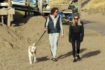 Schoorl 2 januari 2020Sonja Bakker en barry v Suijdam met hun hond op het strand.