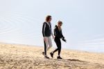 Schoorl 2 januari 2020Sonja Bakker en barry v Suijdam met hun hond op het strand.