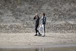 Schoorl 2 januari 2020Sonja Bakker en barry v Suijdam met hun hond op het strand.