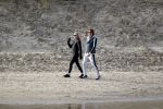 Schoorl 2 januari 2020Sonja Bakker en barry v Suijdam met hun hond op het strand.