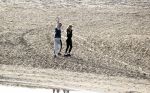 Schoorl 2 januari 2020Sonja Bakker en barry v Suijdam met hun hond op het strand.