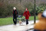 Amsterdam 5 februari 2021
Theodor Holman met partner en hond in het vondelpark