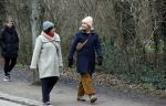 Amsterdam 16 februari 2021
Diverse BN ers in het vondelpark tijdens Corona. Tjitske Reidinga met een vriendin