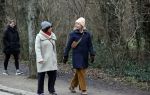 Amsterdam 16 februari 2021
Diverse BN ers in het vondelpark tijdens Corona. Tjitske Reidinga met een vriendin