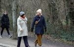 Amsterdam 16 februari 2021
Diverse BN ers in het vondelpark tijdens Corona. Tjitske Reidinga met een vriendin