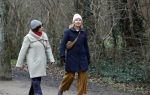 Amsterdam 16 februari 2021
Diverse BN ers in het vondelpark tijdens Corona. Tjitske Reidinga met een vriendin