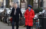 Amsterdam 23 januari 2021
Janke Dekker en Tom Egbers wandelend door Amsterdam zuid.