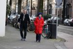 Amsterdam 23 januari 2021
Janke Dekker en Tom Egbers wandelend door Amsterdam zuid.