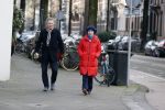Amsterdam 23 januari 2021
Janke Dekker en Tom Egbers wandelend door Amsterdam zuid.