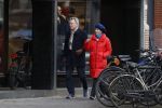 Amsterdam 23 januari 2021
Janke Dekker en Tom Egbers wandelend door Amsterdam zuid.