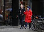 Amsterdam 23 januari 2021
Janke Dekker en Tom Egbers wandelend door Amsterdam zuid.