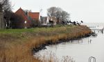 Uitdam 7 januari 2021
Katja Schuurman en de andere bewoners van Uitdam protesteren met zwarte vlaggen tegen de plannen om de dijken te verzwaren.