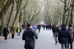 Amsterdam Vondelpark 17 januari 2021
In het vondelpark is het heel druk met mensen in deze corona periode.