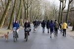 Amsterdam Vondelpark 17 januari 2021
In het vondelpark is het heel druk met mensen in deze corona periode.