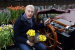 Amsterdam 15 januari 2021
Andre v Duin doopt zijn tulp in de westertoren en gaat daarna op een grote boot tulpen uitdelen op de grachten van Amsterdam.