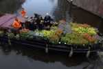 Amsterdam 15 januari 2021
Andre v Duin doopt zijn tulp in de westertoren en gaat daarna op een grote boot tulpen uitdelen op de grachten van Amsterdam.