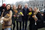 Amsterdam 15 januari 2021
Andre v Duin doopt zijn tulp in de westertoren en gaat daarna op een grote boot tulpen uitdelen op de grachten van Amsterdam.