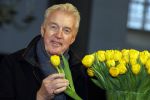 Amsterdam 15 januari 2021
Andre v Duin doopt zijn tulp in de westertoren en gaat daarna op een grote boot tulpen uitdelen op de grachten van Amsterdam.