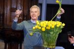 Amsterdam 15 januari 2021
Andre v Duin doopt zijn tulp in de westertoren en gaat daarna op een grote boot tulpen uitdelen op de grachten van Amsterdam.