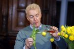Amsterdam 15 januari 2021
Andre v Duin doopt zijn tulp in de westertoren en gaat daarna op een grote boot tulpen uitdelen op de grachten van Amsterdam.