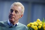 Amsterdam 15 januari 2021
Andre v Duin doopt zijn tulp in de westertoren en gaat daarna op een grote boot tulpen uitdelen op de grachten van Amsterdam.